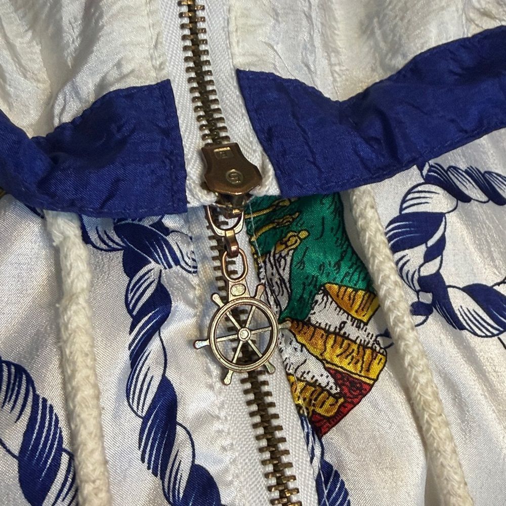Colorful Patterned Hooded Jacket - Picture 2 of 7